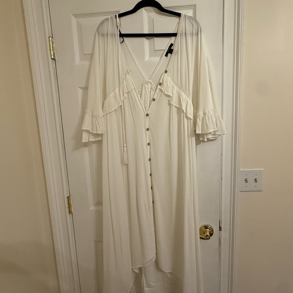 Elegant White Maxi Dress